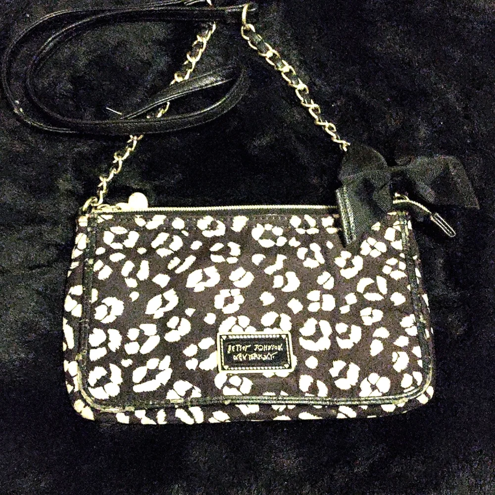 Purse - Picture 1 of 1